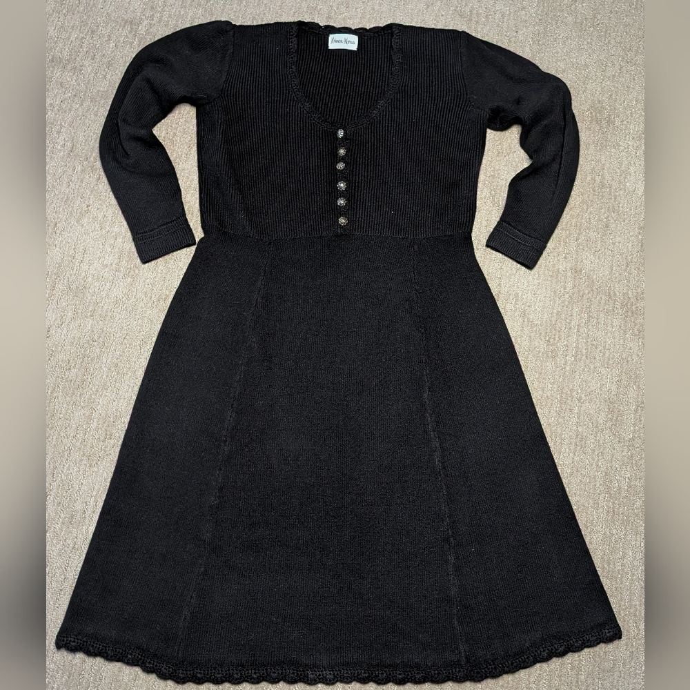 Neiman Marcus Black Ribbed Knit Long Sleeve Fit & Flare Midi Dress